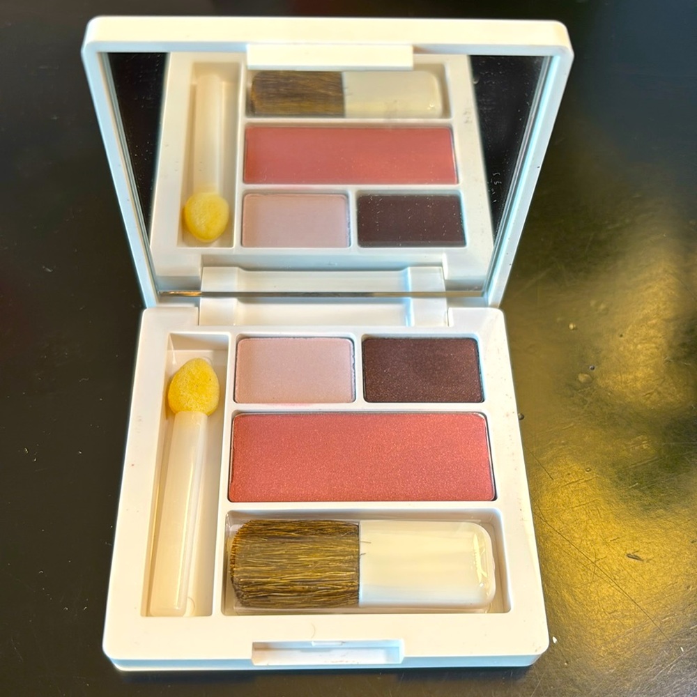 Morning Java to eyeshadows a powder brush & smouldering plum blush